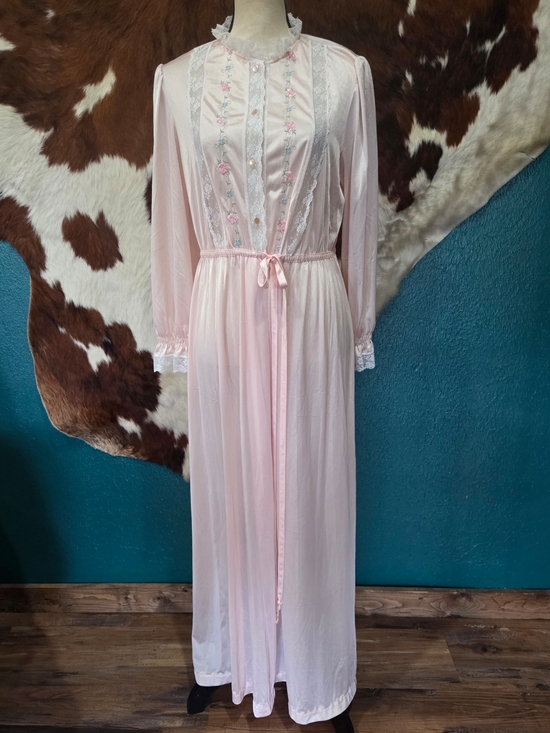 Gilead Other - Vintage-Inspired Pink Embroidered Long Nightgown